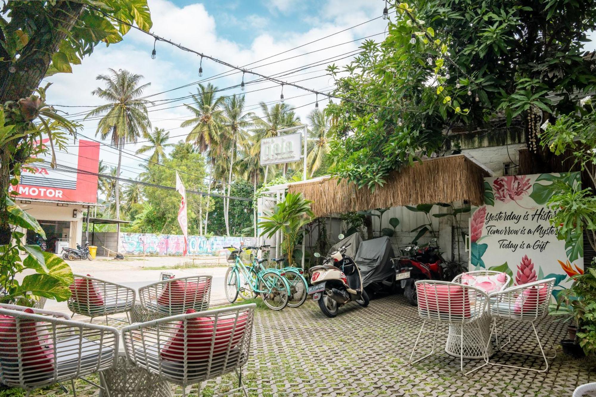 Отель Naia Lombok Kuta  Экстерьер фото